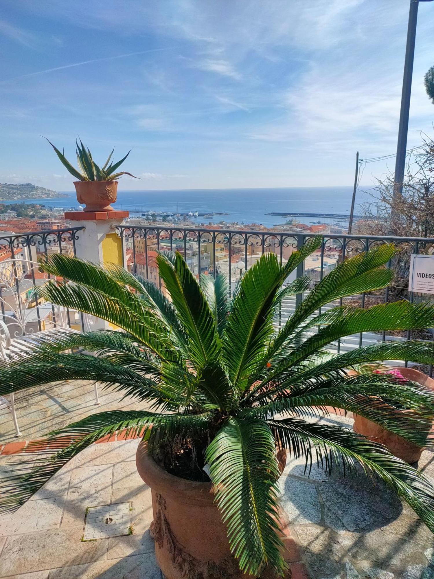 La Casa Del Sole Hotel Sanremo Exterior photo