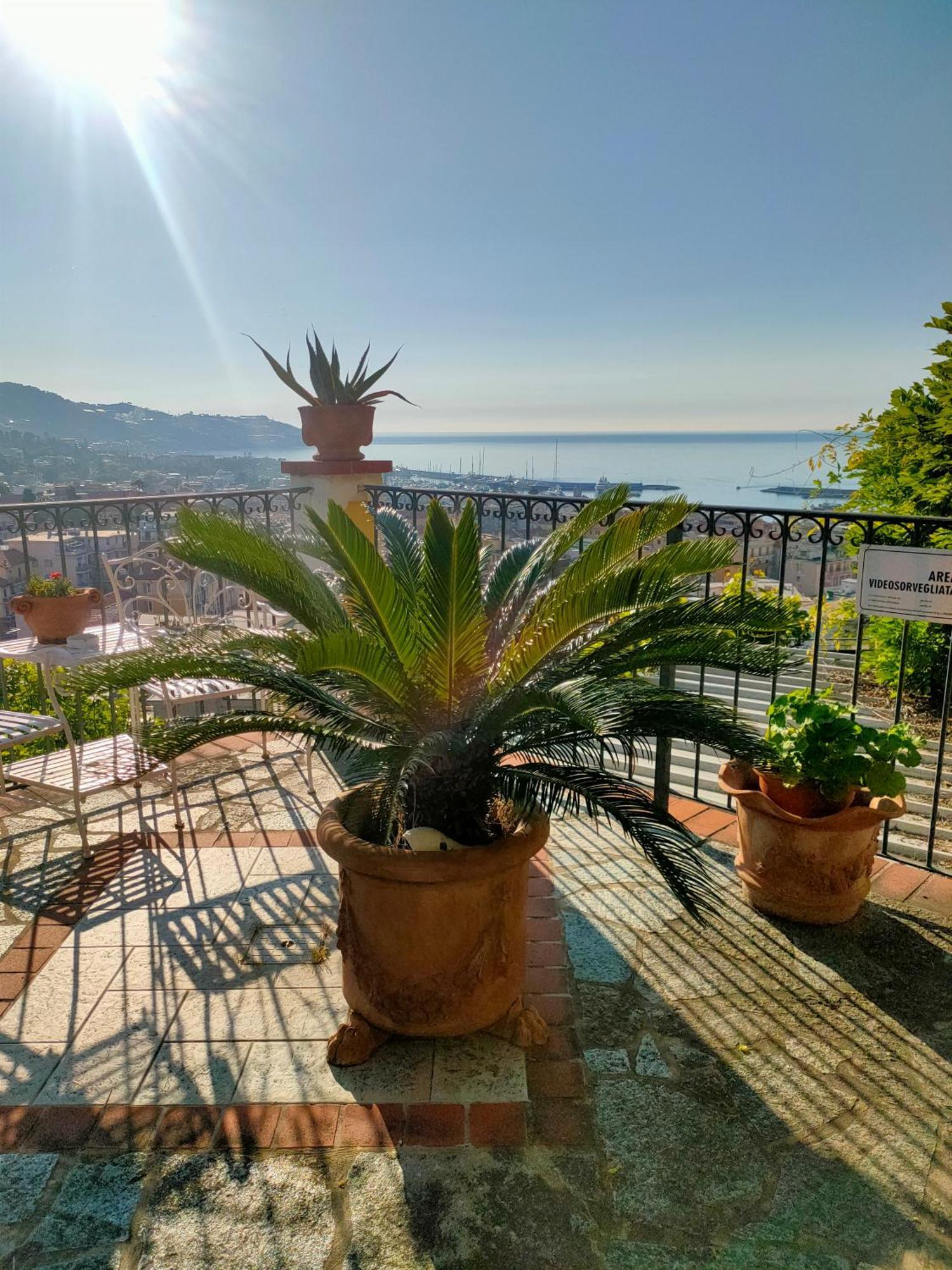 La Casa Del Sole Hotel Sanremo Exterior photo