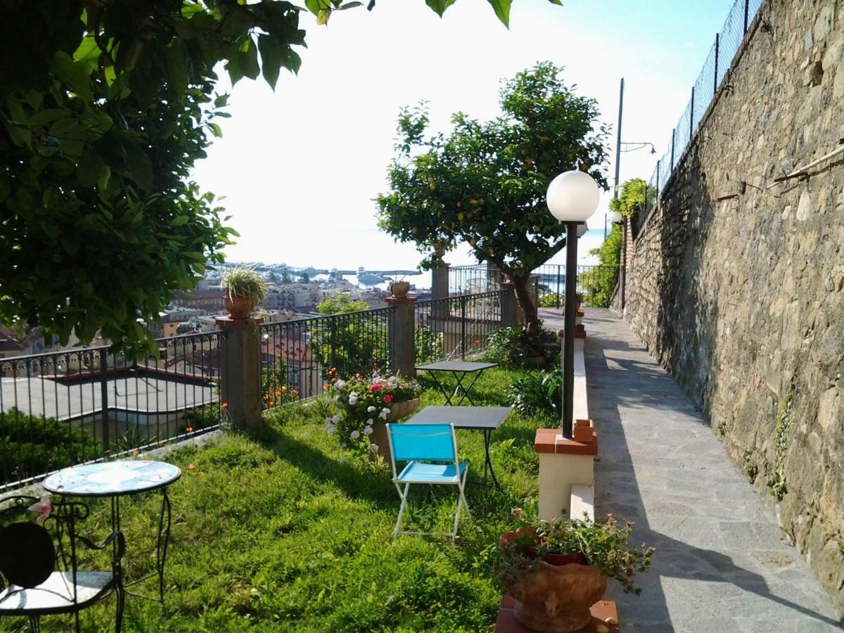La Casa Del Sole Hotel Sanremo Exterior photo