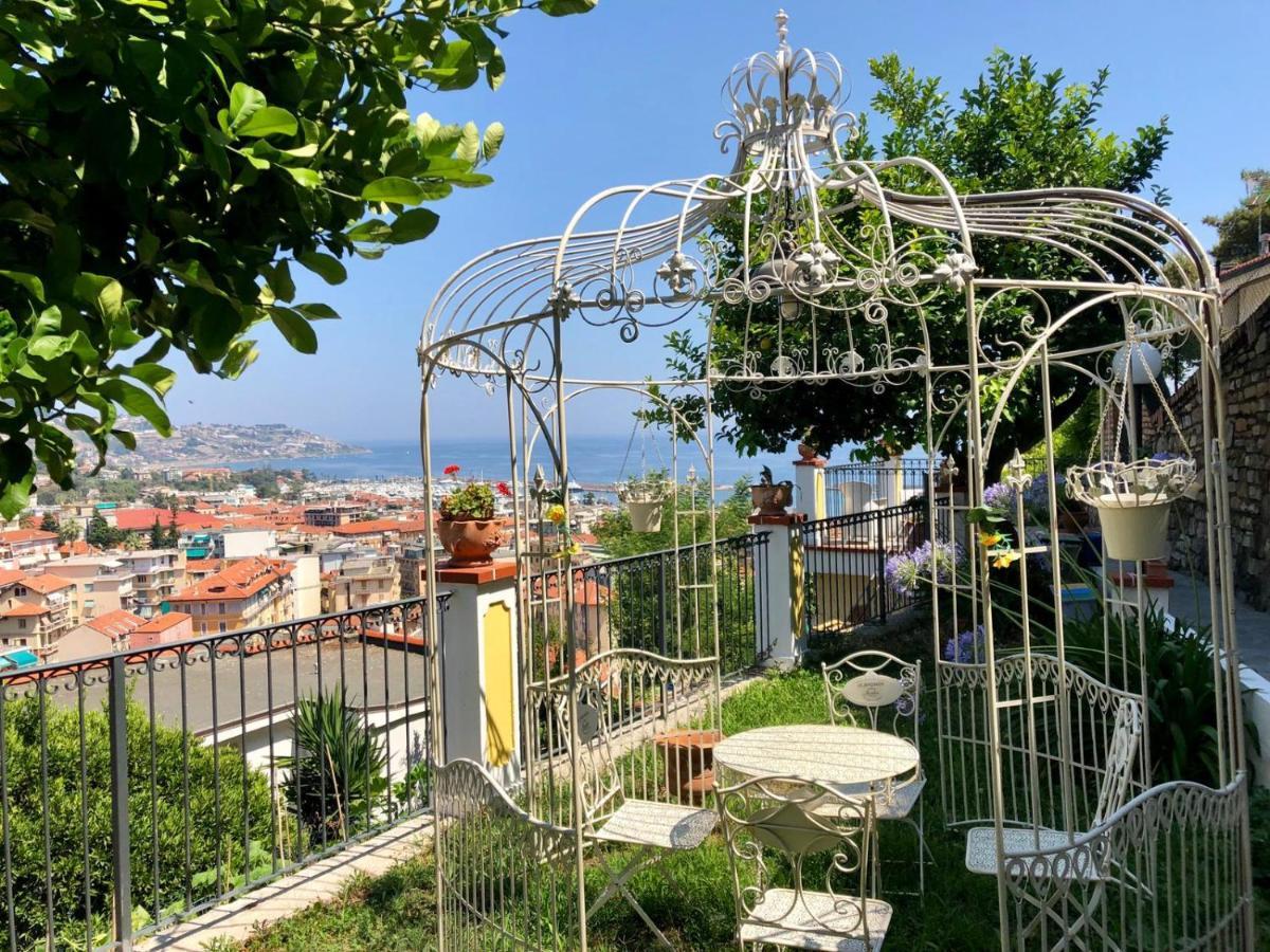 La Casa Del Sole Hotel Sanremo Exterior photo